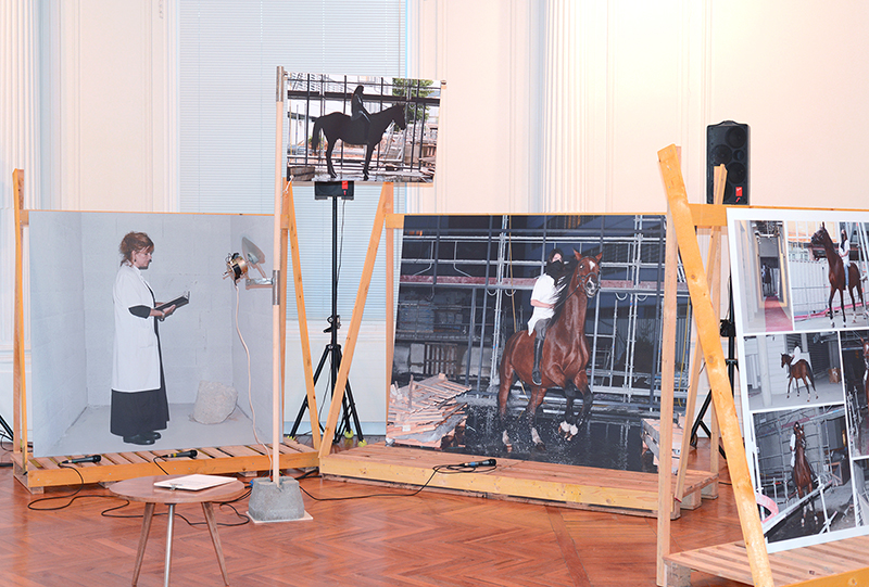 Guerre-guérison (2018), installation / performance débat.