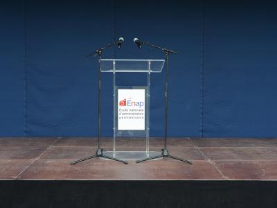 La tribune du discours (document), un bleu parmi les bleus le 27 mai 2015. Énap, Agen.